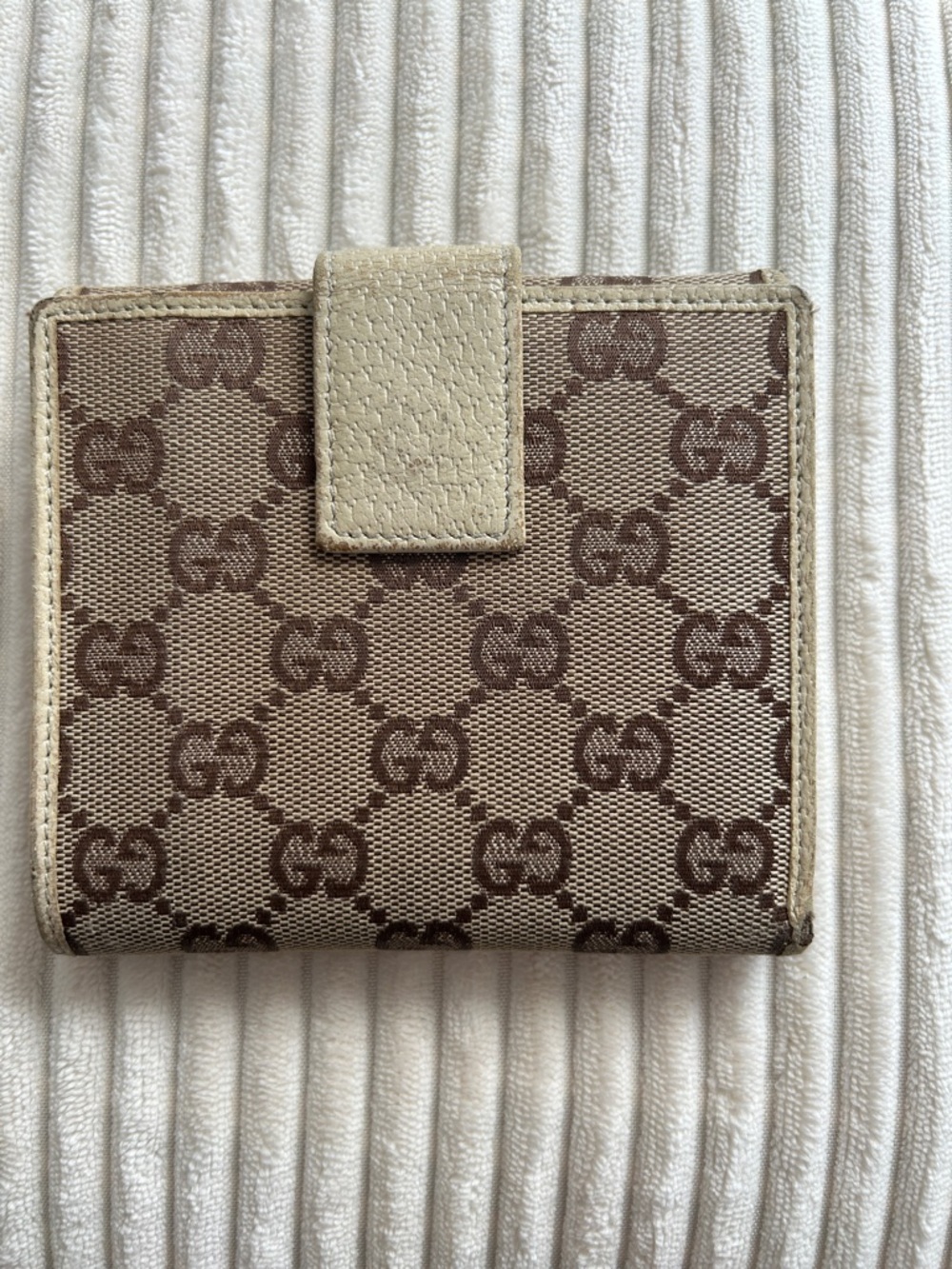 7008. Authentic Gucci Beige & Brown MonoCompact Wallet w/Gold Hardware. - Picture 3 of 11
